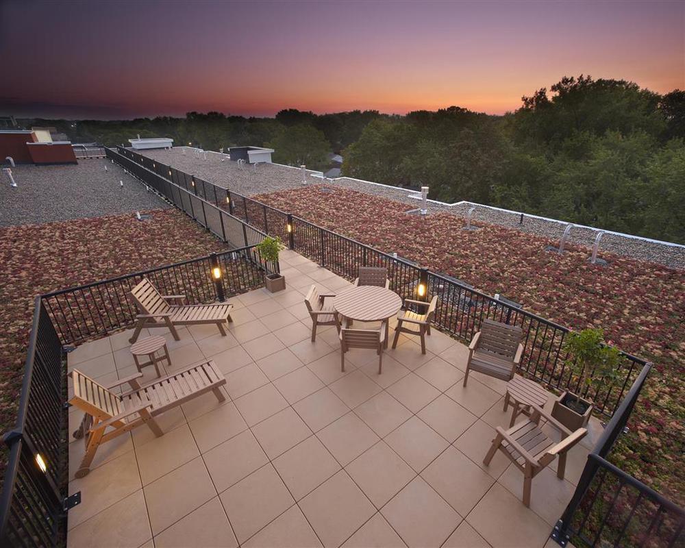 Execustay At York Place Apts Едина Ресторант снимка
